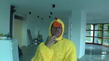 18-Year-Old Mary Monroe Gets An Anal Creampie in POV