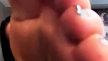 Amateur Foot Fetish Girlfriend Sucks and gives a Footjob