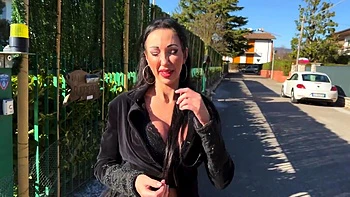 Rose, a sensual and very hard welcome! - Jacquie et Michel TV