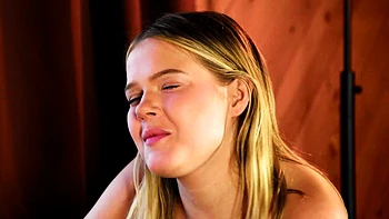 She Seduced Me-Squirting In The Woods