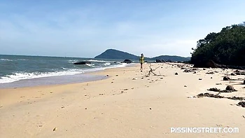 Glamour Sakura Hell's pee porn