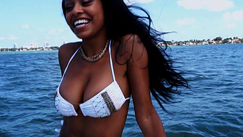 Ebony Girl Fucked On A Boat In MiamiBeach