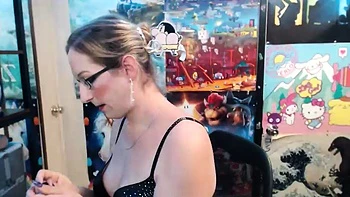 Hot brunette amateur MILF rides hubbys cock