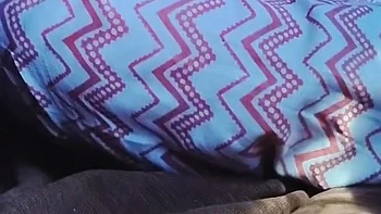 Chalu Bus Me Bhabi Ne Chudai Chalu Kar Di