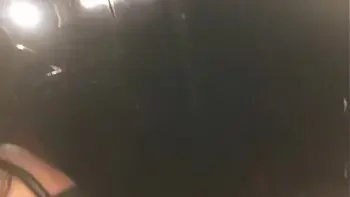 Novinha na Gloryhole 2