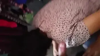 Engañando a mi esposo con un compañero de trabajo en la tienda de ropa