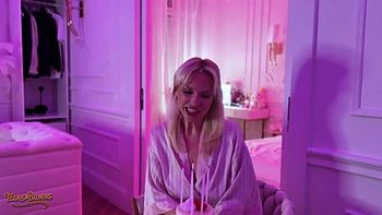 Blondes Greta Foss & Vera Jarw Shares Mr. Texas's Thick Cock