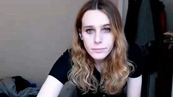 Hot amateur webcam teen masturbates for their fans