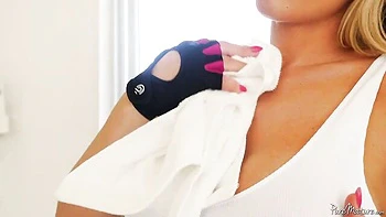 Hard missionary pose fuck with a big-boobed blonde Olivia Austin