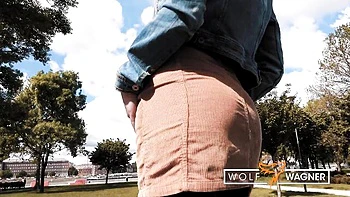 Flashy Amy Douxxx and Petite Blonde's deutsch trailer