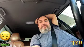 A novinha estava na carona e desceu nua no posto de gasolina e fui pelada - Priscylla Eduarda