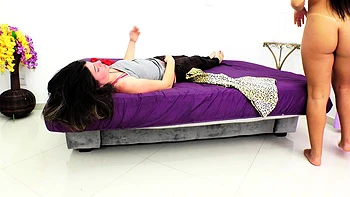 Masturbating amateur teen