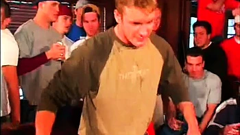 Fiesta de follar en grupo con chupadas duras