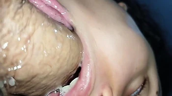 Blowjob extrême en POV, gorge profonde brûlante jamais vue