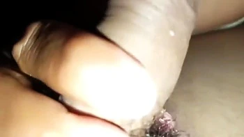 Indische Stiefmutter fickt jungen Brondong-Jungen