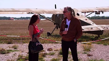 Julia, 20 years old, doesn't like the ordinary! - Jacquie et Michel TV