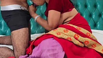 Desi Bhabhi Hot Hindi Voice Fucking Big Dick in Hotel - Hairy Indian Aunty HD
