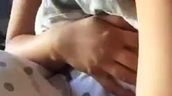 Юлия Орла дразнит с большими сиськами в кровати