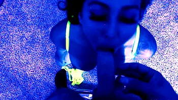 Hardcore ffm blowjob and doing handjob