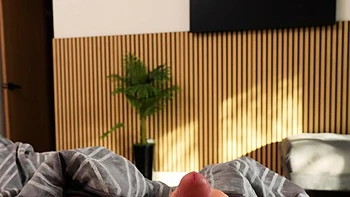 Crimson lipped Octavia Red needs your cock