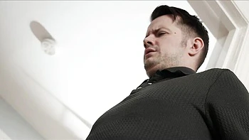 Sam Bourne baise une cougar mûre aux gros seins