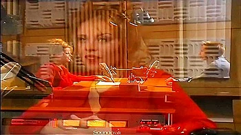 MILF morena moja en trío amateur excitante