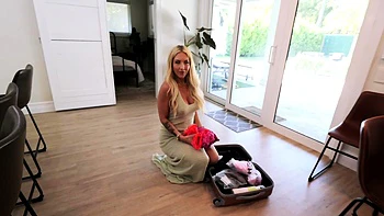 Alluring Babe Sarah Harlows Intense Pussy Pounding