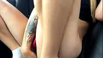 Russa se masturba sozinha