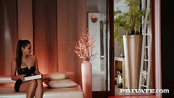 Bella Rico fickt hart mit Cumshot & Doggy