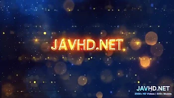 Nasse asiatische Amateurmuschi leckt Toys und wird bespritzt