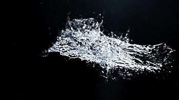 Брюнетка Лана Рэй устраивает жёсткое писи и золотой дождь