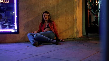 Süße Paige Owens wird von Julio Gomez’ großem schwarzem Schwanz gefickt