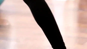 Adolescente morena Layna Marie mama y lame pussy