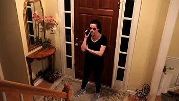 Adolescente brune de Jasmin Jai massage fesses et KO