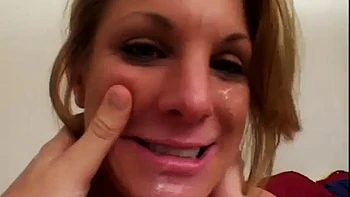 Jackie Moore chupa y folla duro a pelo