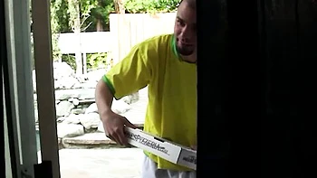 Jayden et Bailey baise brune en groupe avec creampie