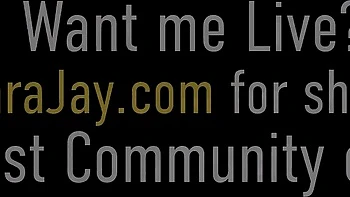 Sara Jay et Karen Kougar en 69 lesbien avec doigts