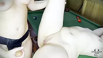 Лесбийская ебля подростков с игрушками-страпонами