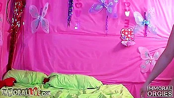 Festa de buceta com porrada anal e gozada dentro