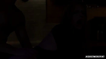 Pandora, milf tatuada, te folla nada más despertar