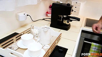 Teen mit Doppelvaginal und Arsch gefickt