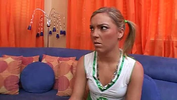 Teen-Sex-Sucht: Lizz Tayler mit großen Naturtitten & Gesicht