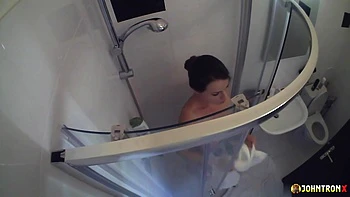 Asiatisches Amateur-Casting mit Karolina POV