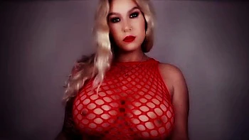 Milf blonde se branle à la roulette russe