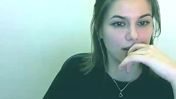 Gostosa amadora fodendo no livechat