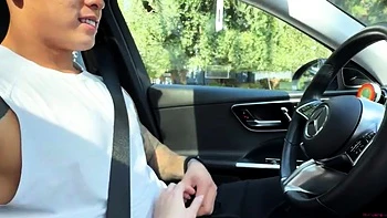 Melody Marks suce la bite japonaise en POV