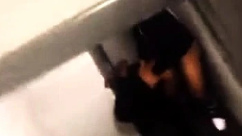 Amadora negra fodida com câmera escondida