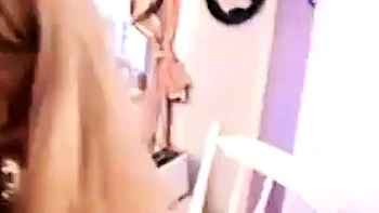 Ama de casa danesa se chupa y folla amateur