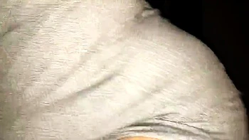 Madura con tetas grandes monta y domina