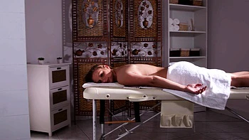 Польская рыжая Санжда Свит получает жесткий анальный массаж